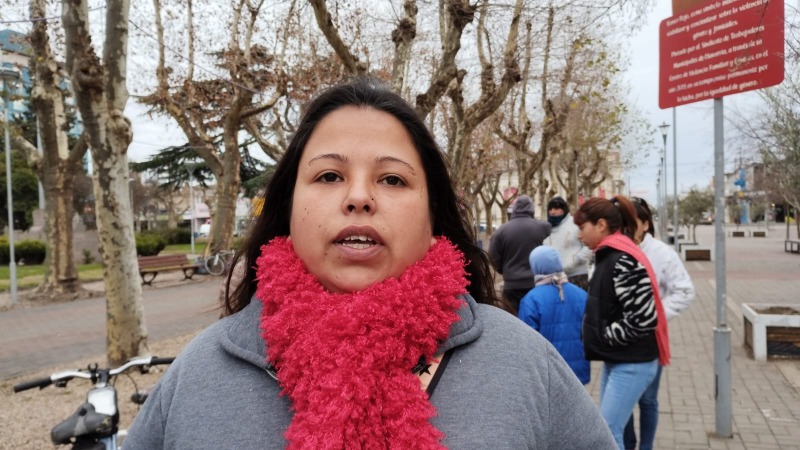 La protesta por terrenos se traslad frente al Municipio